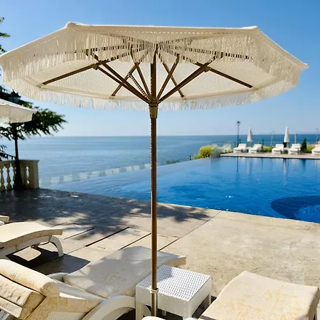 Apartahotel Santa Maria Luxury Suits 4*