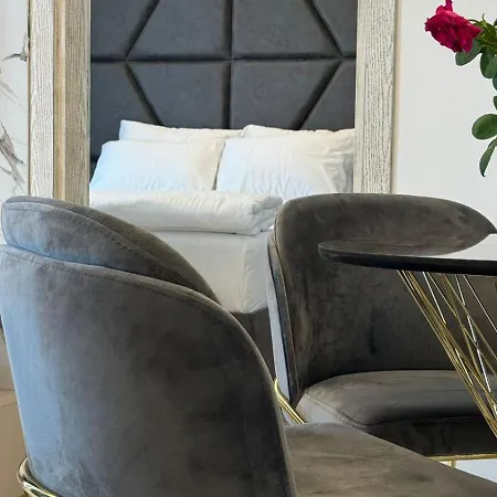 Santa Maria Luxury Suits Apartahotel