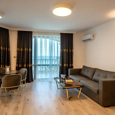 Apartahotel Santa Maria Luxury Suits 4*