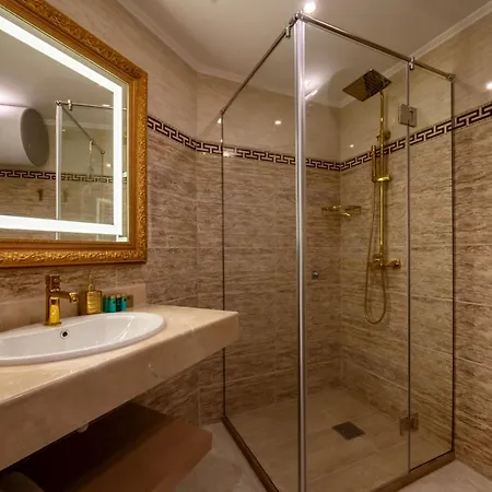 Santa Maria Luxury Suits Aparthotel