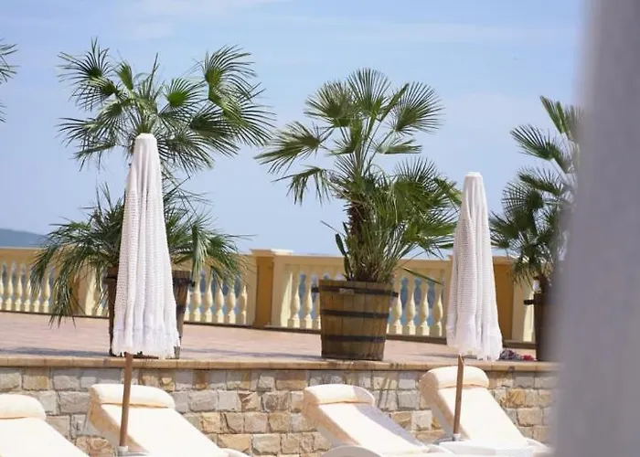 Ξενοδοχείο με διαμερίσματα Santa Maria Luxury Suits 4*