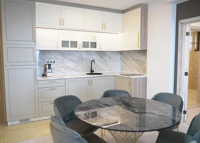 Santa Maria Luxury Suits Ξενοδοχείο με διαμερίσματα 4*