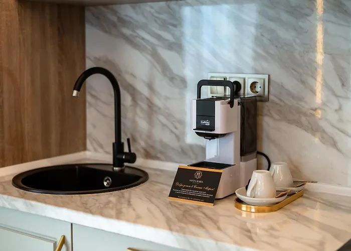 Santa Maria Luxury Suits Ξενοδοχείο με διαμερίσματα 4*